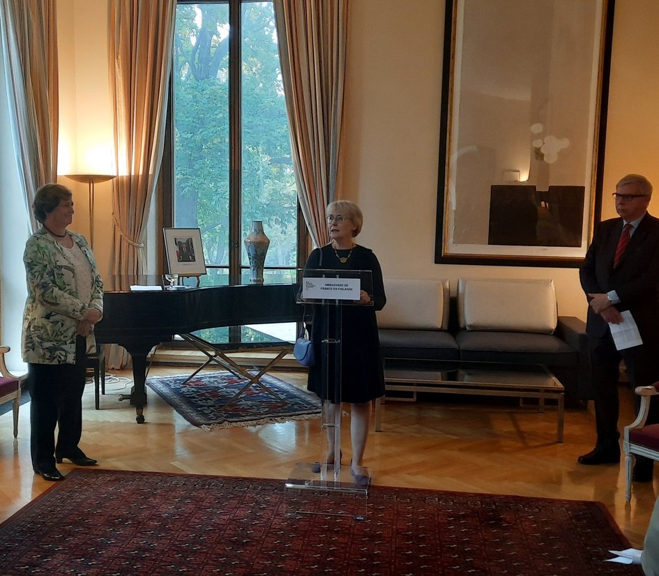 L'ambassadrice de France Agnès Cukierman et professeurs Mervi Helkkula et Juhani Härmä - JPEG